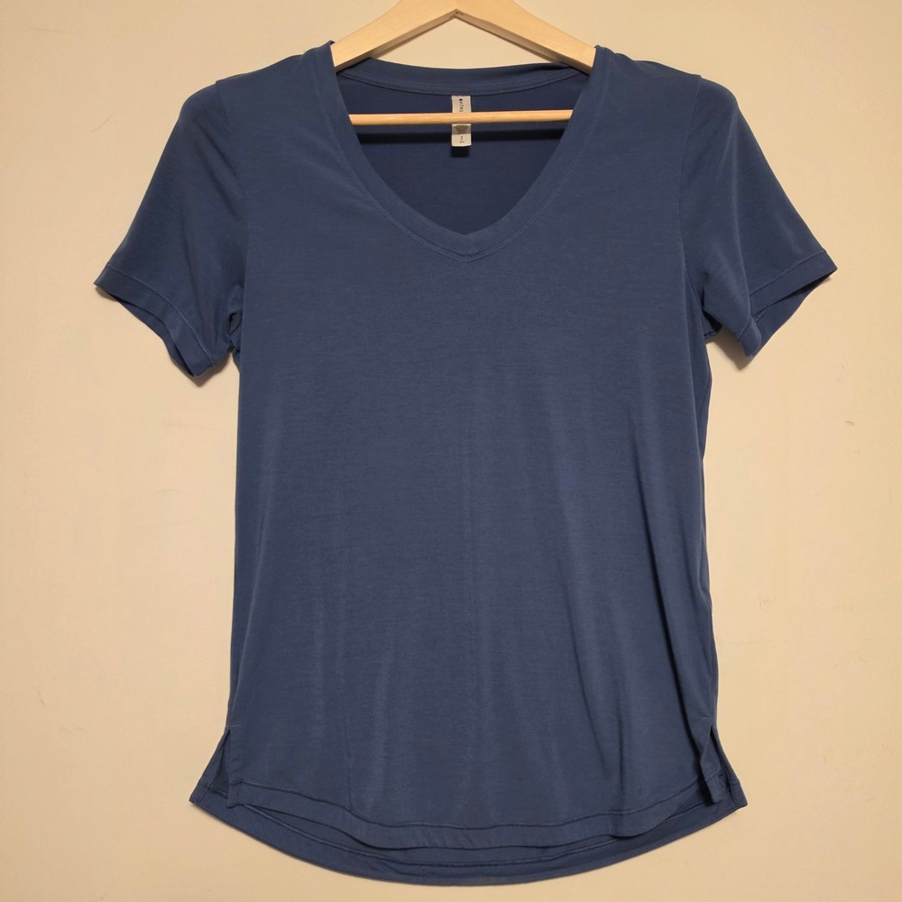 Athleta Essential V-Neck Short Sleeve Solid Blue Activewear Tee Size Small